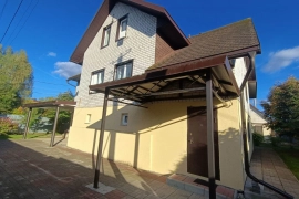 Коттедж 304 м² на участке 13 сот.