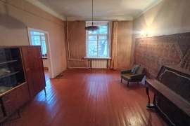 Продаётся просторная 3-комнатная сталинка 81 м² в сердце города!